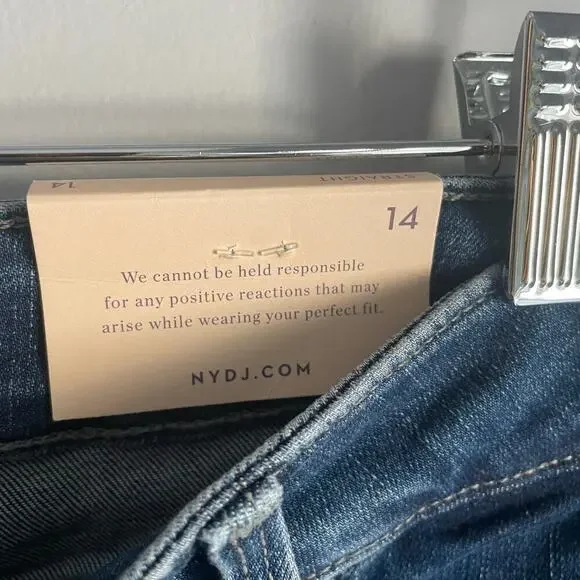 Not Your Daughter's Jeans Marilyn Straight Lift Tuck Tech Medium Wash size 14 - Picture 4 of 9